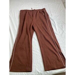PrettyLittleThing Wide Leg Brown Sweatpants W/ Side Stripes and Split